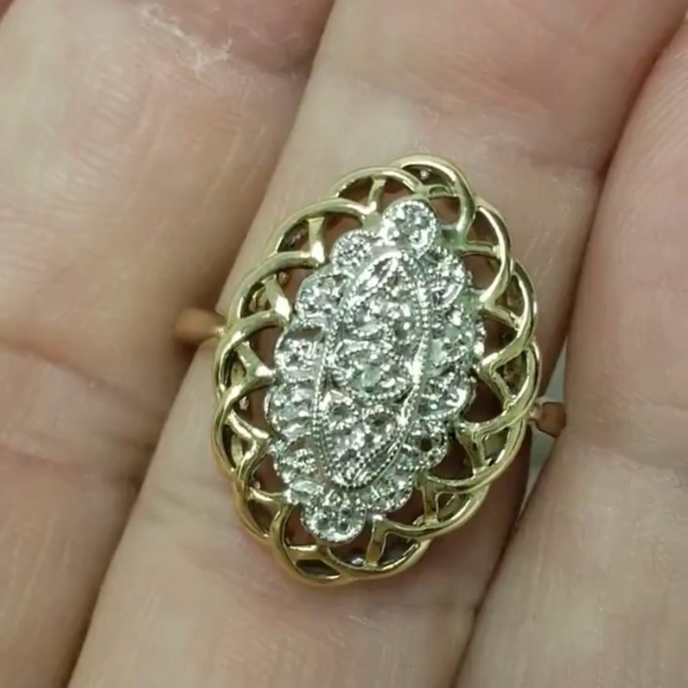 Sold 4.38 Grams Sale Size 8 Estate 10k White Yellow Gold .05ct Diamond Ring